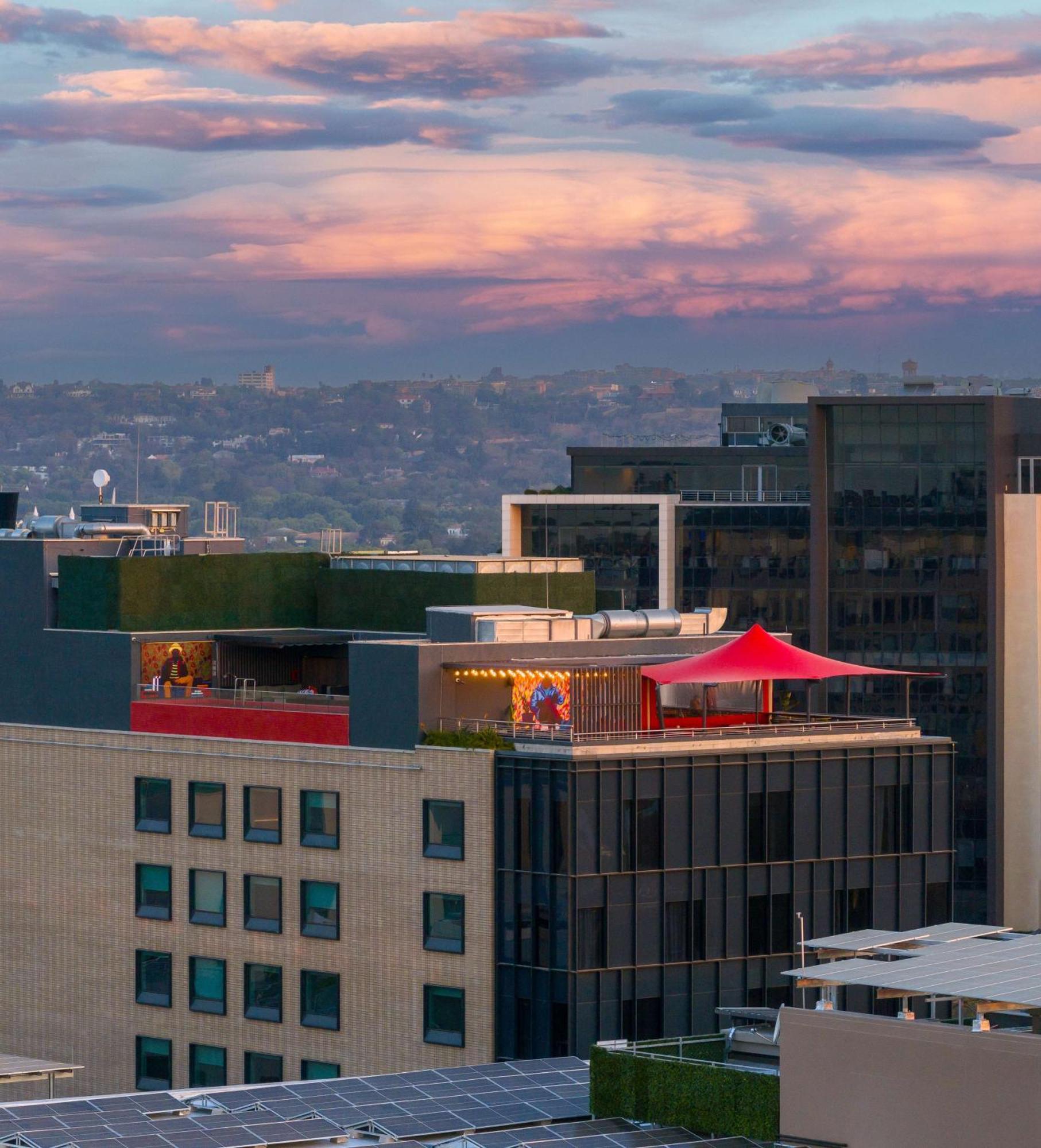 Radisson Red Hotel Johannesburg Rosebank Exterior photo